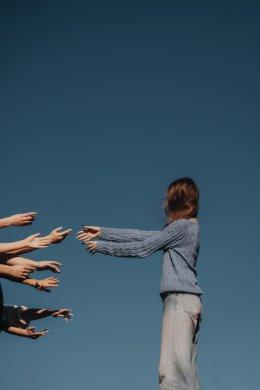 Warszawa Wydarzenie Spektakl „Nie gaśnij” – artystycznie o problemie depresji wśród dzieci i młodzieży