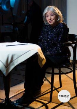 Warszawa Wydarzenie Spektakl Stara kobieta wysiaduje